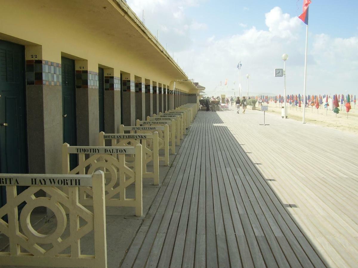 Les Quais De Trouville Exteriör bild
